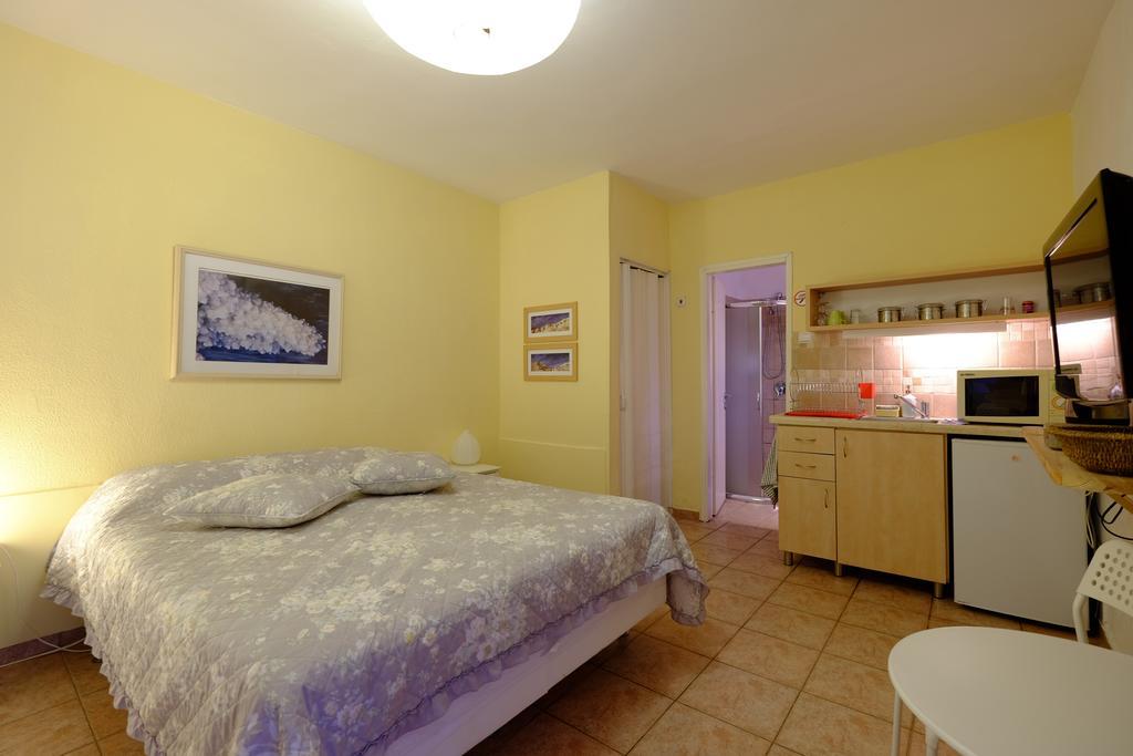 Gil'S Guest Rooms Неве-Зоар Номер фото